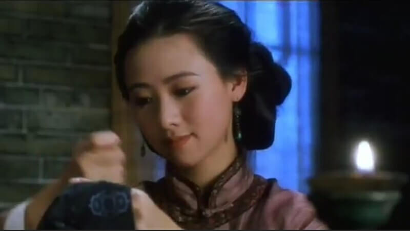 经典电影被鬼强上！爆乳少妇春光外露，这剧情这颜值太刺激！