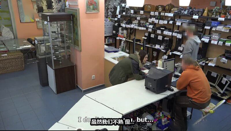 捷克街头搭讪金发美女,商店里各种姿势献上肉欲