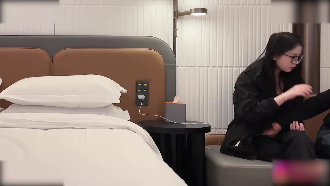 极品探花私会学生妹，口交偷拍记录美好时光。
