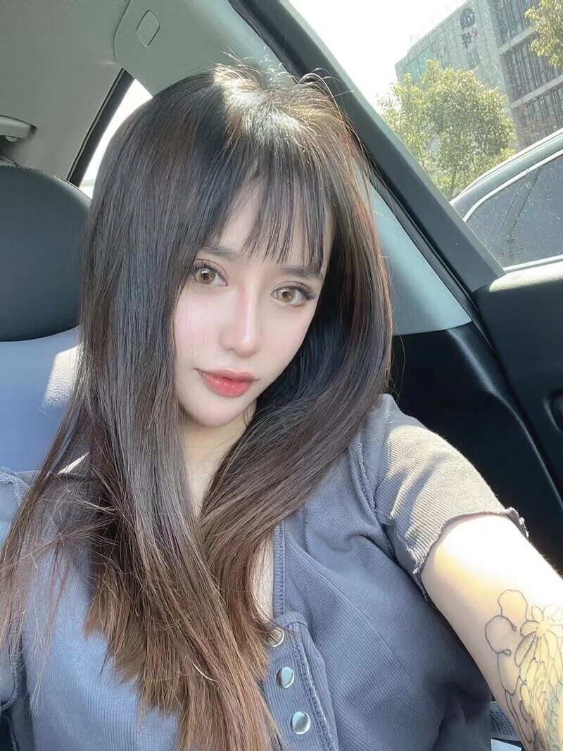 绝美玥珂女神，高跟马眼女王踩踏折磨，语言羞辱强制榨精。