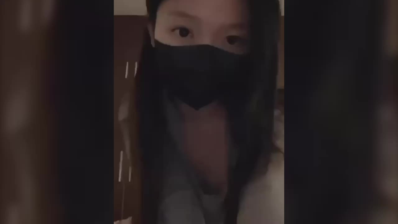 武汉音乐学院高颜值反差婊 柳婧 自拍勾引金主视频泄密！