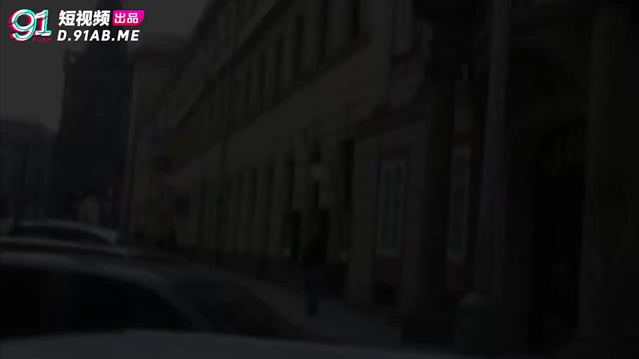 捷克街头搭讪少妇 勾引后带到厕所内满足欲望的故事