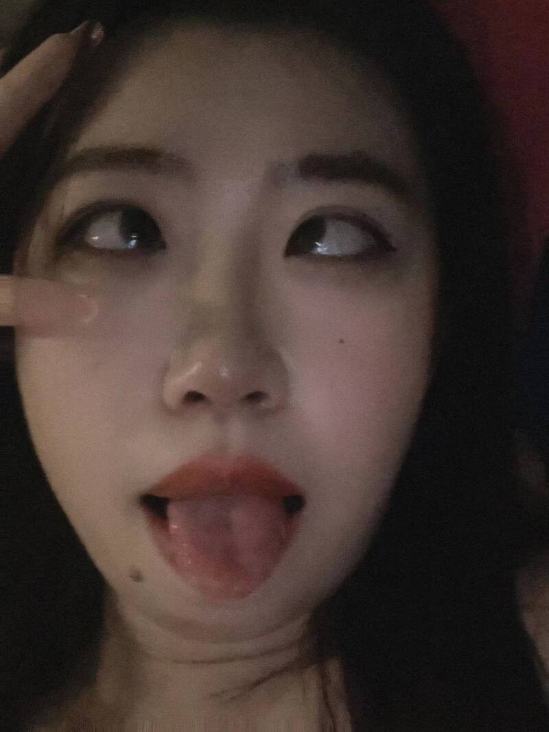 反差母狗，纯纯的骚货，一娇一喘，把老哥整硬了！