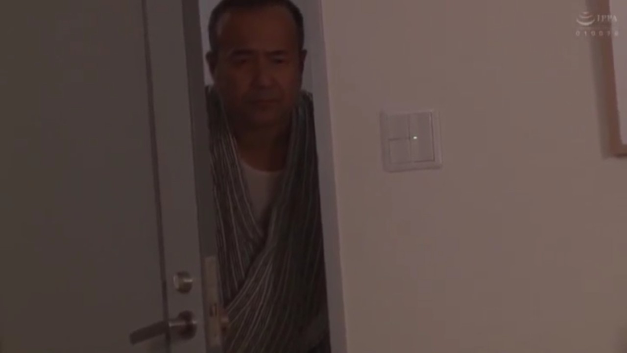 老公公偷窥儿媳行房，乱伦之欲引爆三级火！