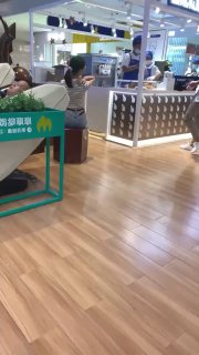 深圳厂妹的私密生活：打螺丝的厂妹下班后大变态，化身骚母狗疯狂榨精，被各种调教各种玩！