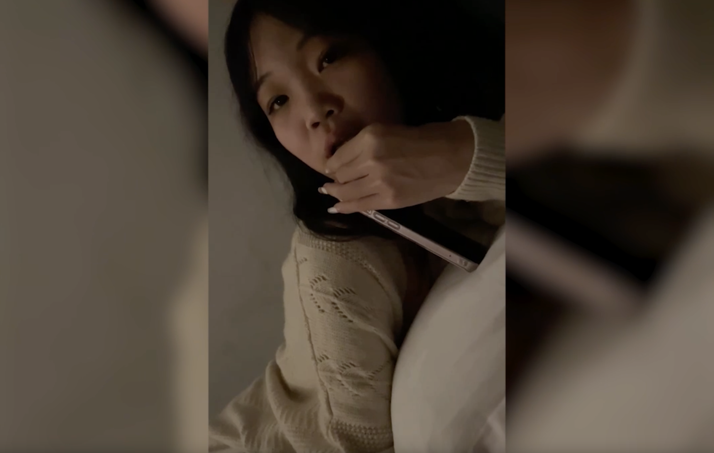 女大生打电话偷情 支开闺蜜偷偷来挨一炮
