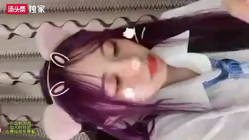 二次元美女直播大尺度诱惑，宅男看了想入非非。
