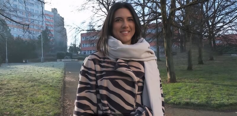 捷克街头勾引绝美模特,无套打桩高潮喷水