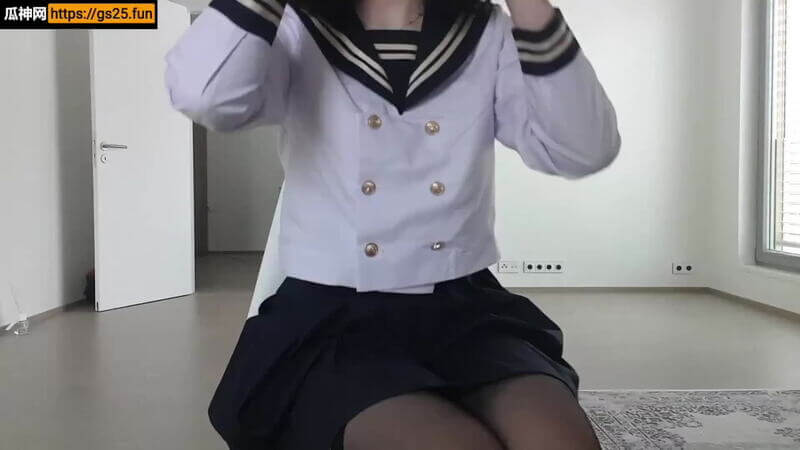 绝版资源，捷克神颜小姐姐Elles，私密自拍视频流出，颜值爆表白虎高潮喷水自慰。