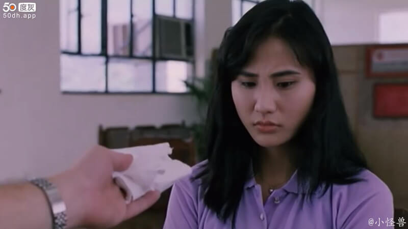经典三级片：魅惑少女的修长美腿，官方认证的视觉盛宴