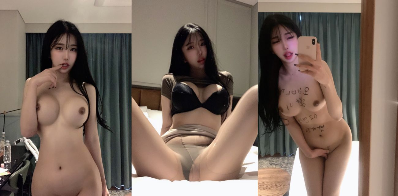 坦克母狗大骚逼满足不了，直接用脚操老逼