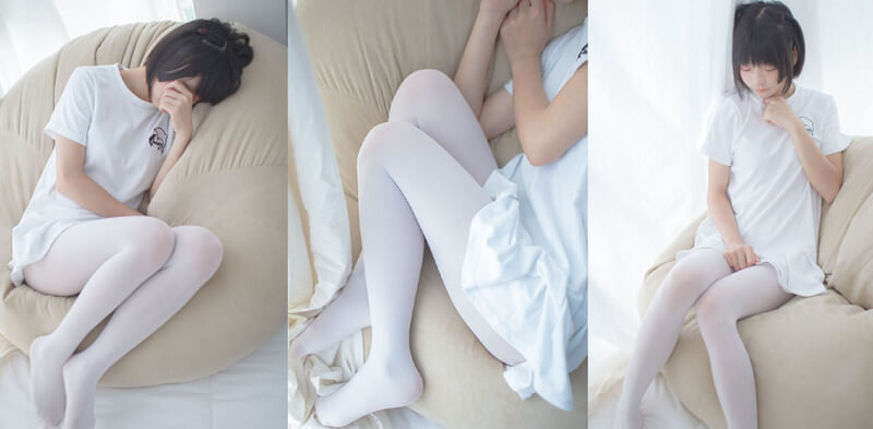 黑丝白丝各有所长，攻速暴击双重享受！巨乳白丝女神被后入，每一次顶入都直达子宫深处，她忍不住呻吟不断，每次都叫得那么甜