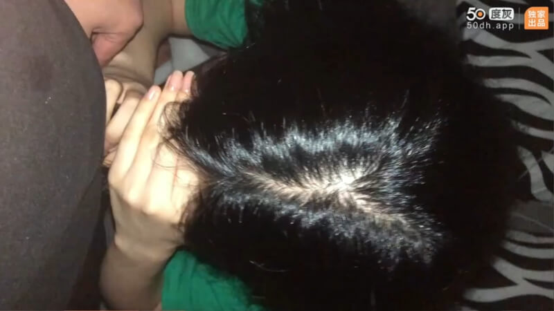 点头像看最新乱伦+泄密门事件！