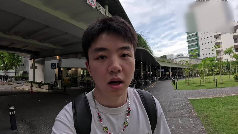 国立大学里，性感的图书馆女学生被搭讪，开启了一段激情邂逅。
