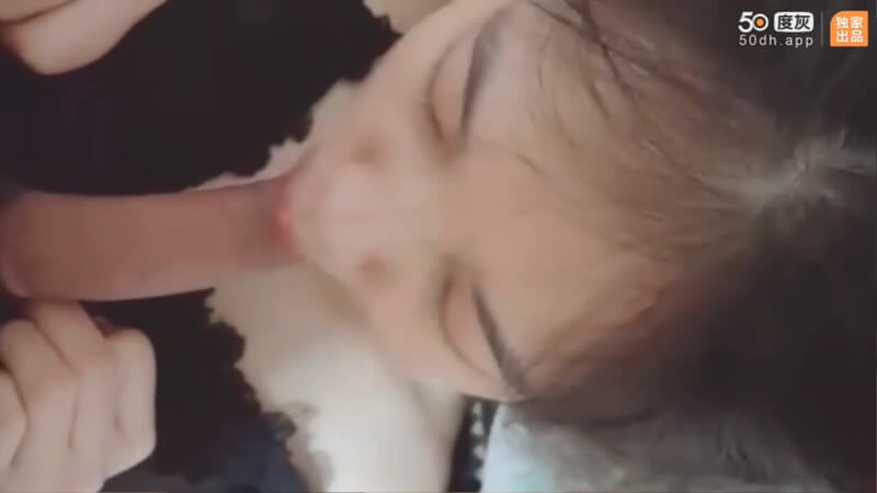 点头像看最新乱伦+泄密门事件：美乳女神的巨乳诱惑，内射少妇的反差快感