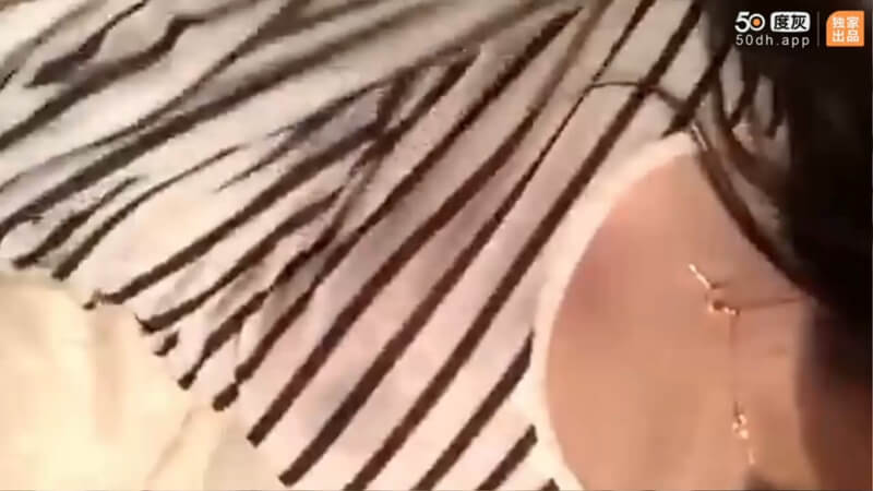 女神演绎反差母狗诱惑，欲火焚身的她将如何释放