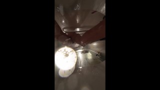 浴室情趣：网络摄像头下的激情时刻  火辣保姆淋浴后自慰潮吹的巨乳诱惑