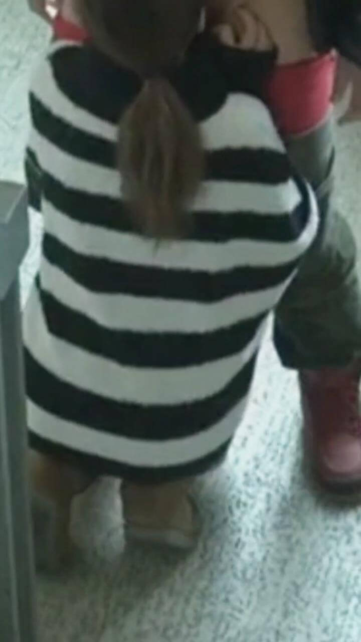 女老师与学生偷情被偷拍，校内野战约炮视频流出！