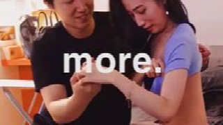 金先生的甜蜜时刻 美乳女神骑乘 享受蓝衣下的欢愉