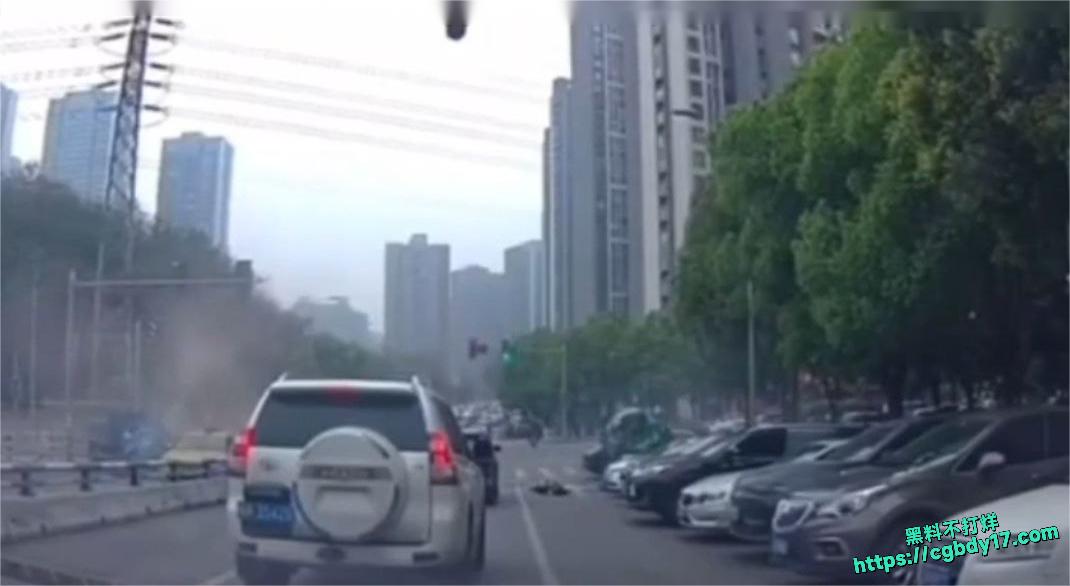 重庆渝北鲁能星城十三街区事故7