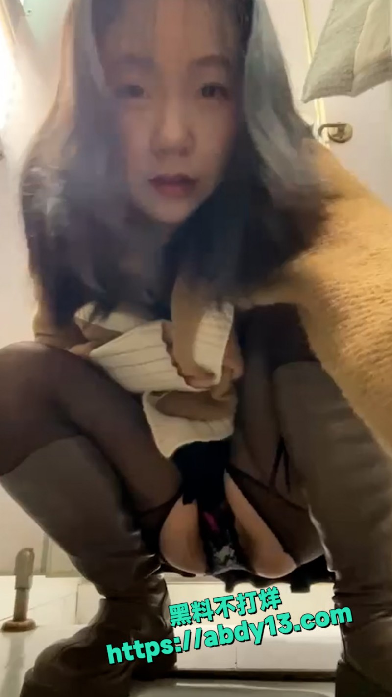 清纯模特私拍爆表尺度 1