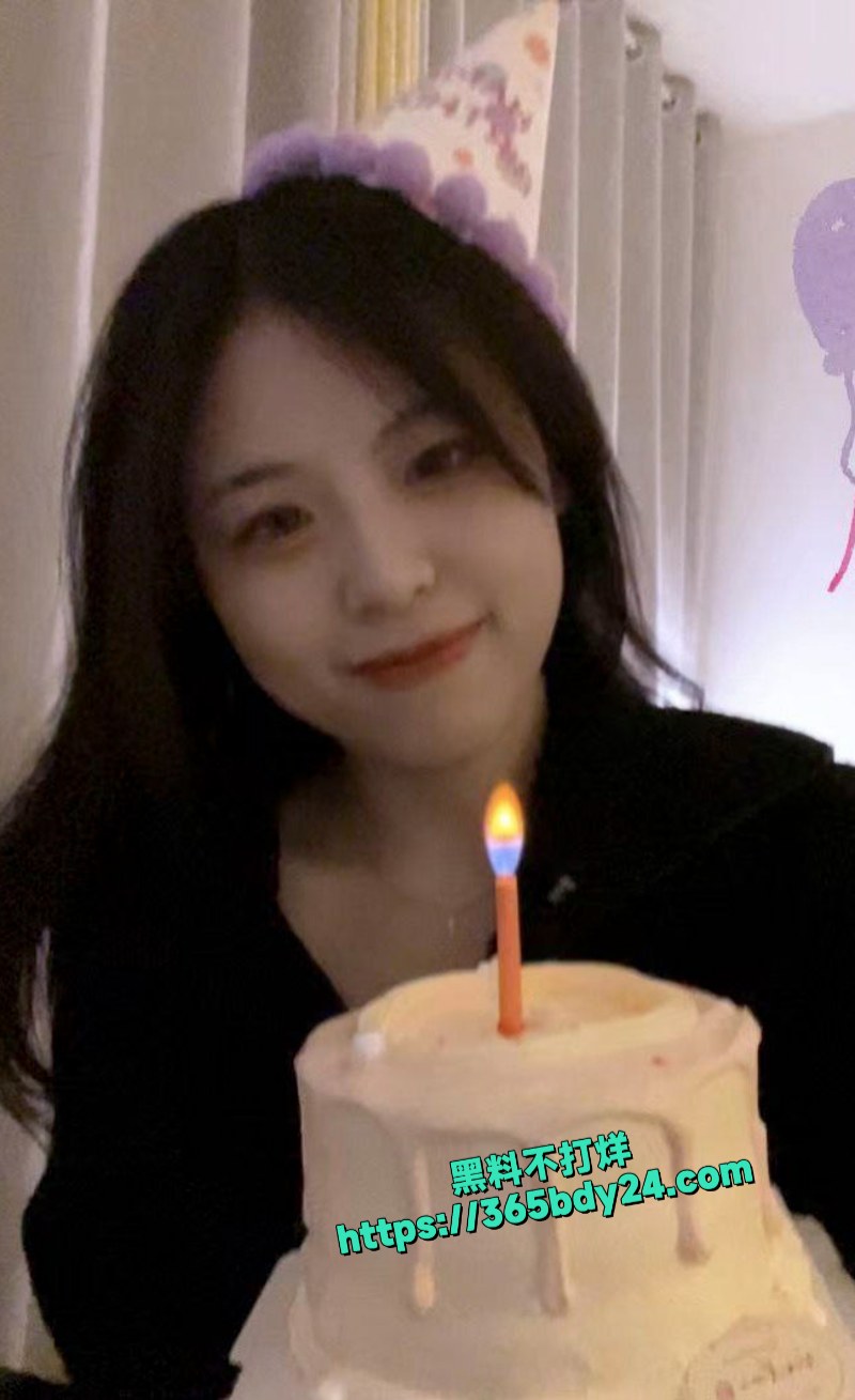 青岛大学骚逼研究生私拍曝光 3