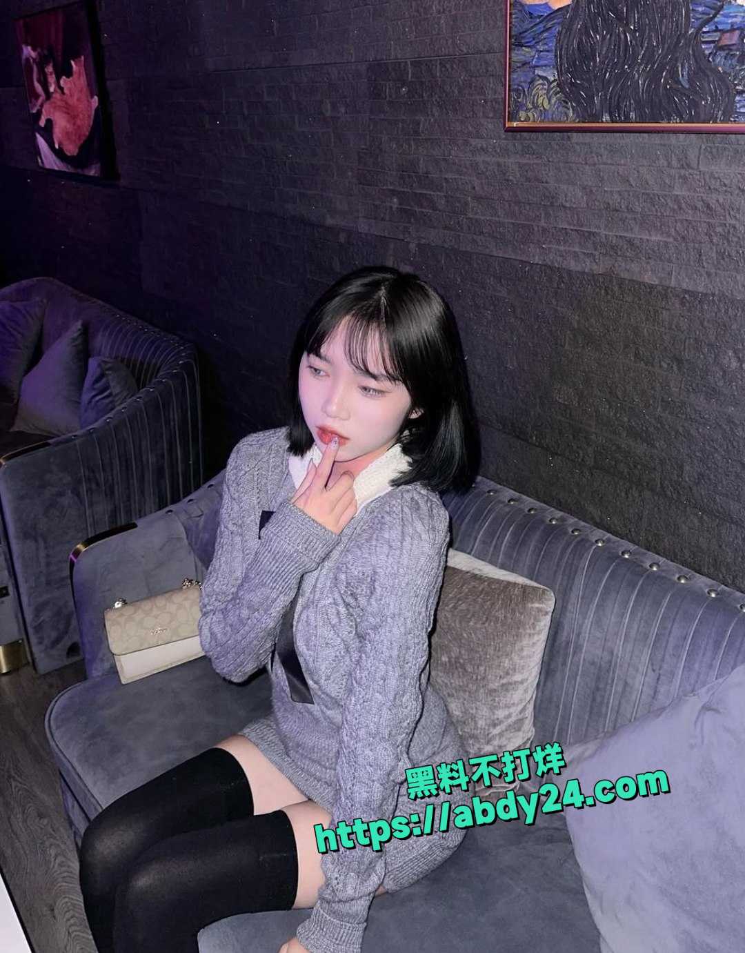 高颜值小博主映帆早期露脸私拍流出 9