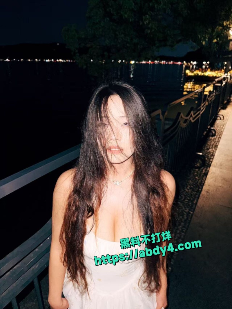 山东青岛林艺璇女上位榨精 7