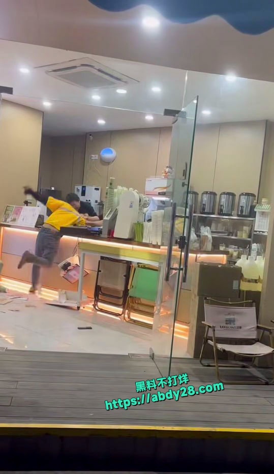 外卖小哥打架视频流出 6
