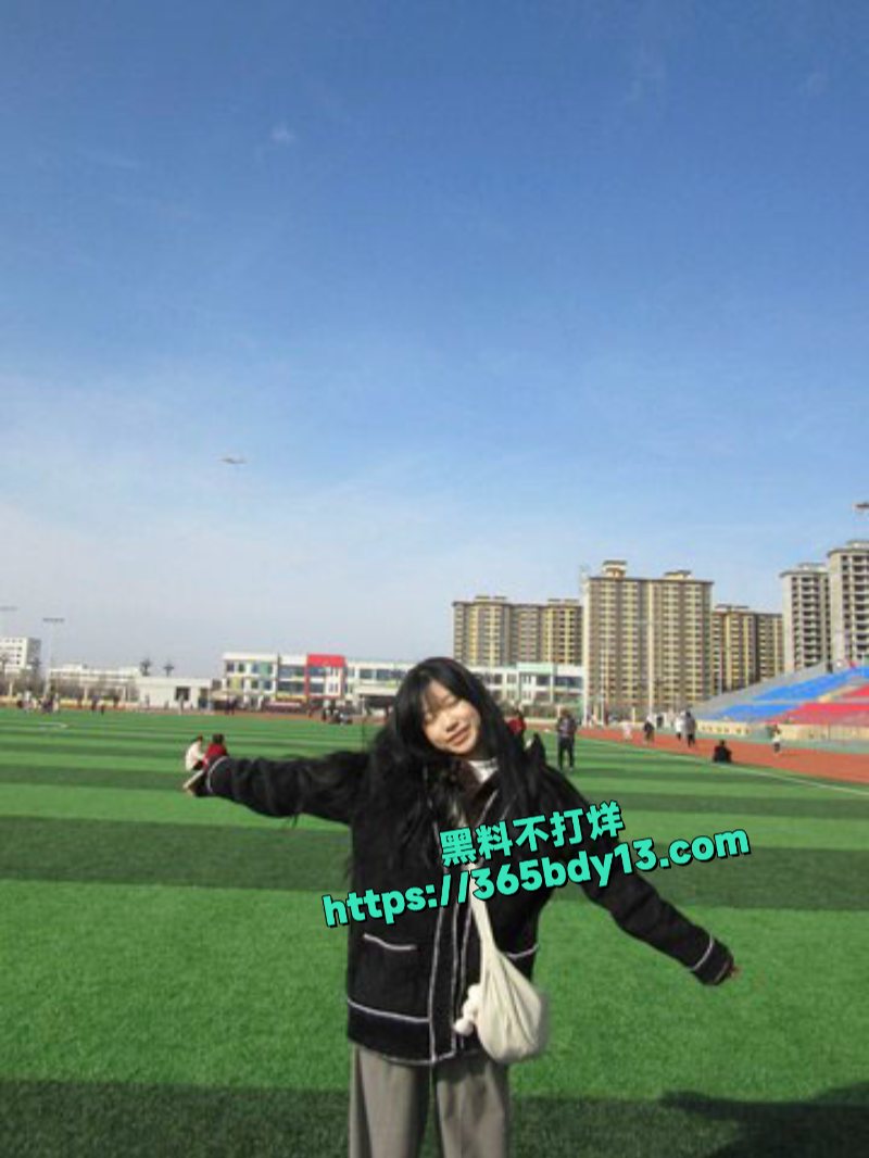 反差眼镜妹momocats平时学霸背后却是只骚母狗给金主老头操13