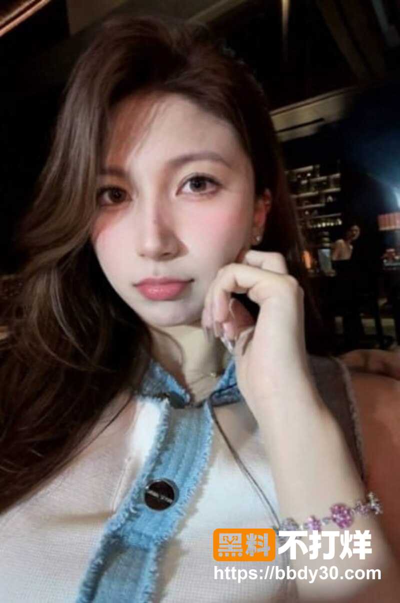 上海抖音小网红 周希冉1