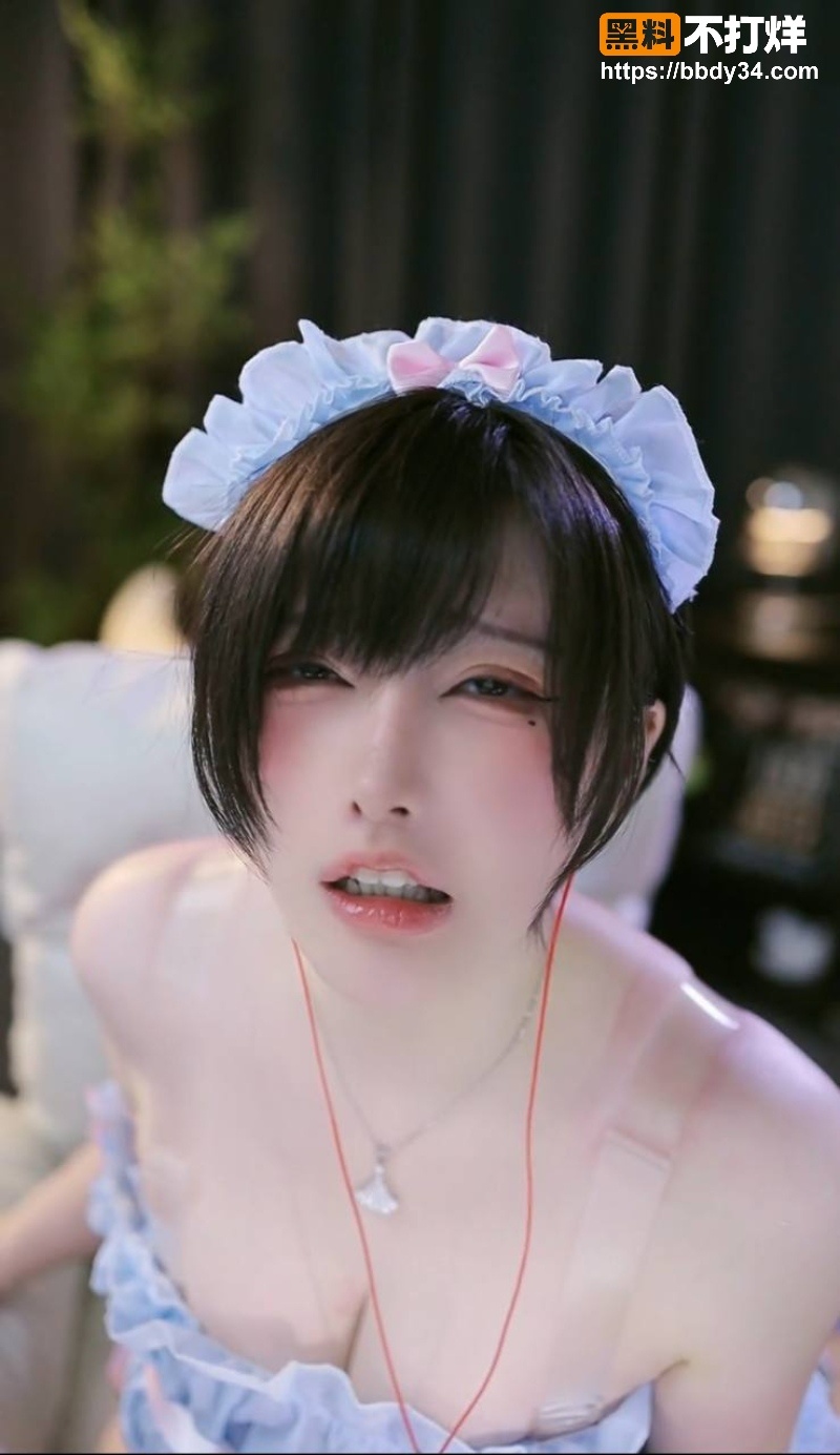 一色雨漫展自己拉帘子事件9