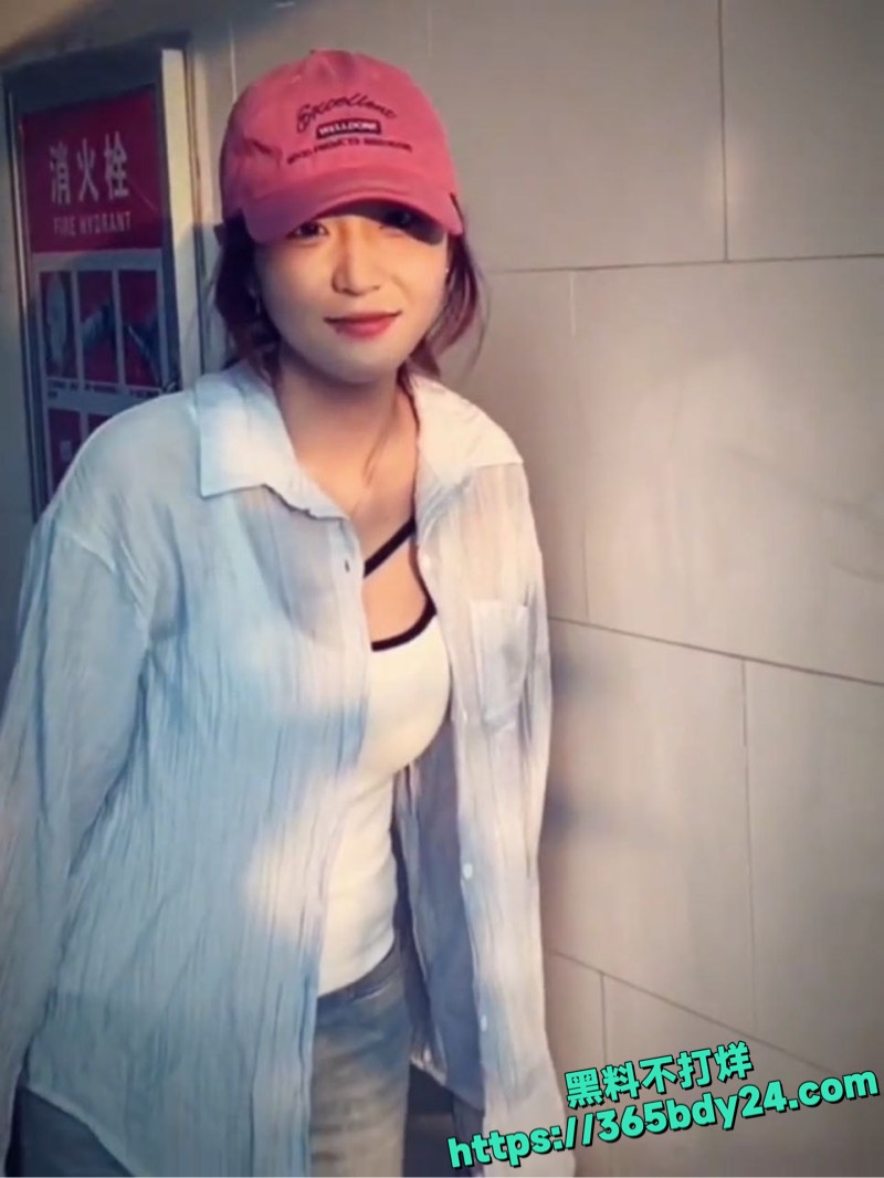 河北科技李圣依肛塞自慰私拍 4
