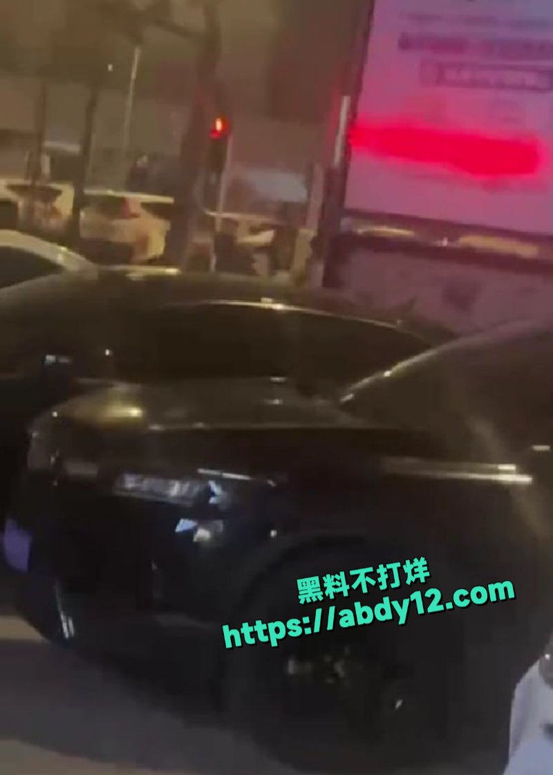 精神小伙弑父弑母1
