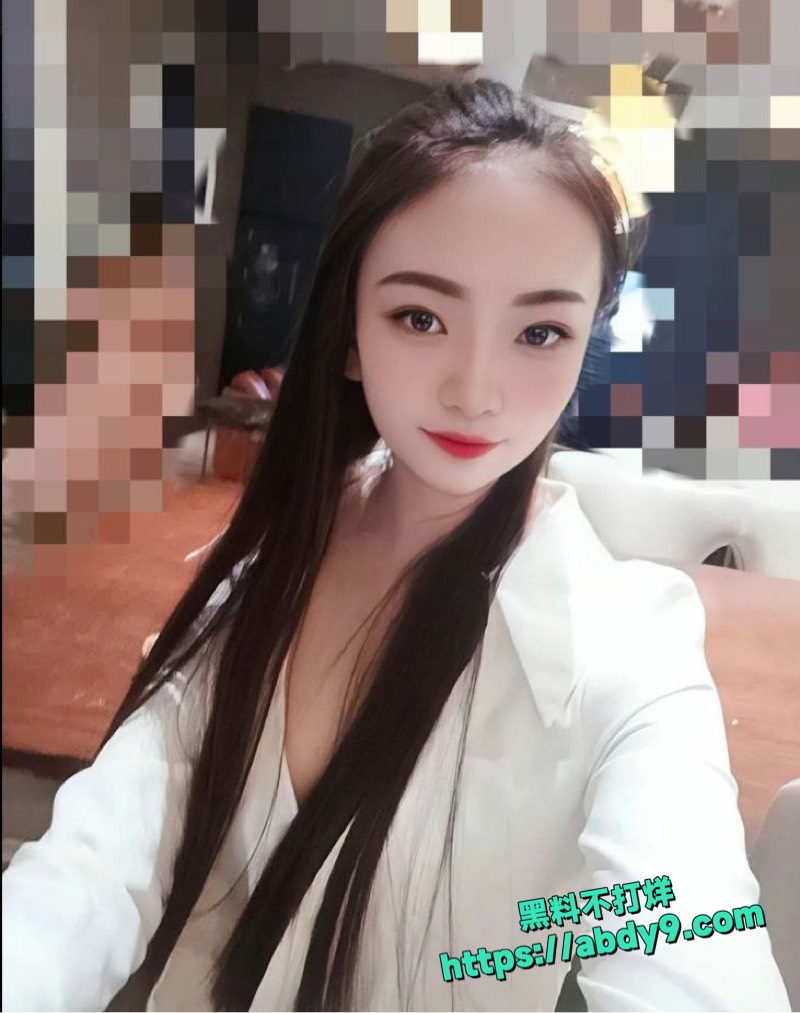 李韵被多人鸡巴轮番爆操 4