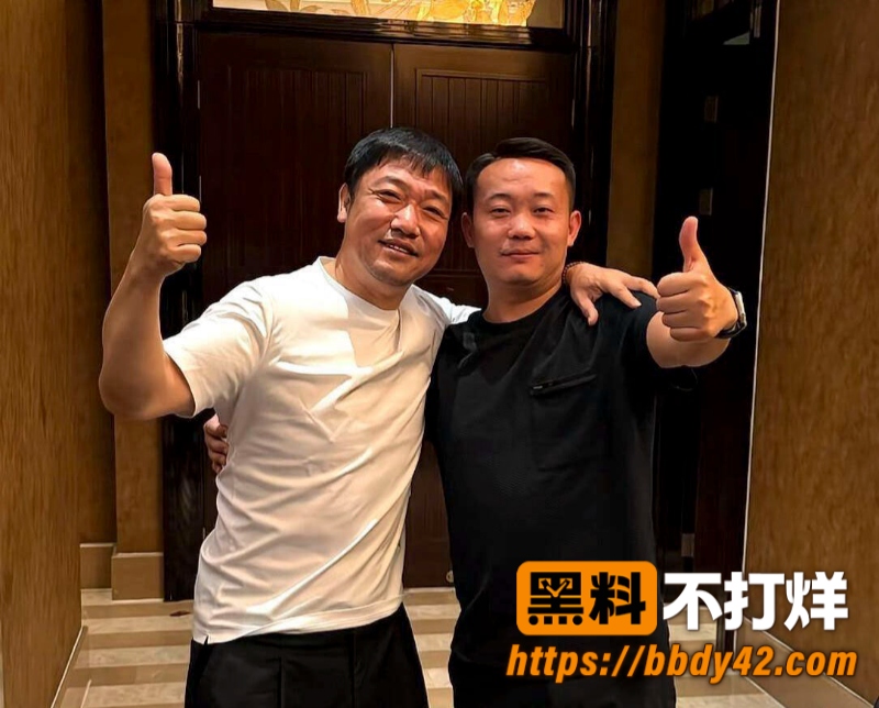 贾冰被偷拍事件引争议1
