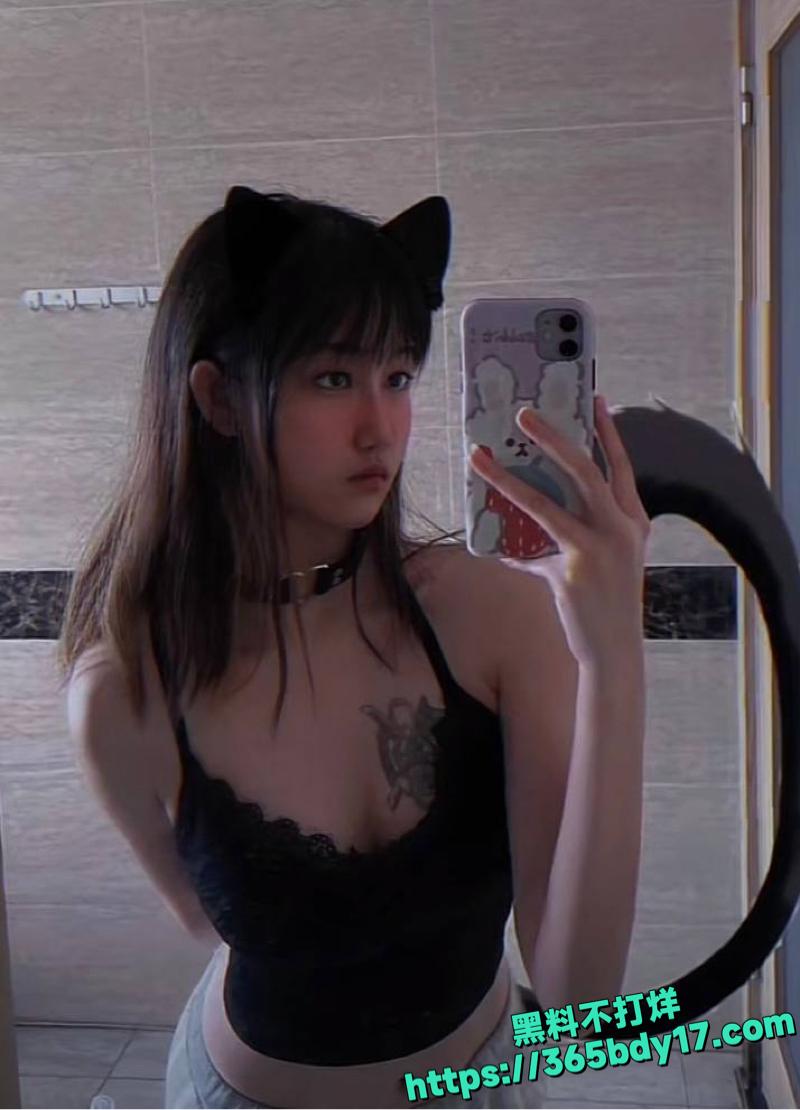 北何梦诗反差露出视频10.