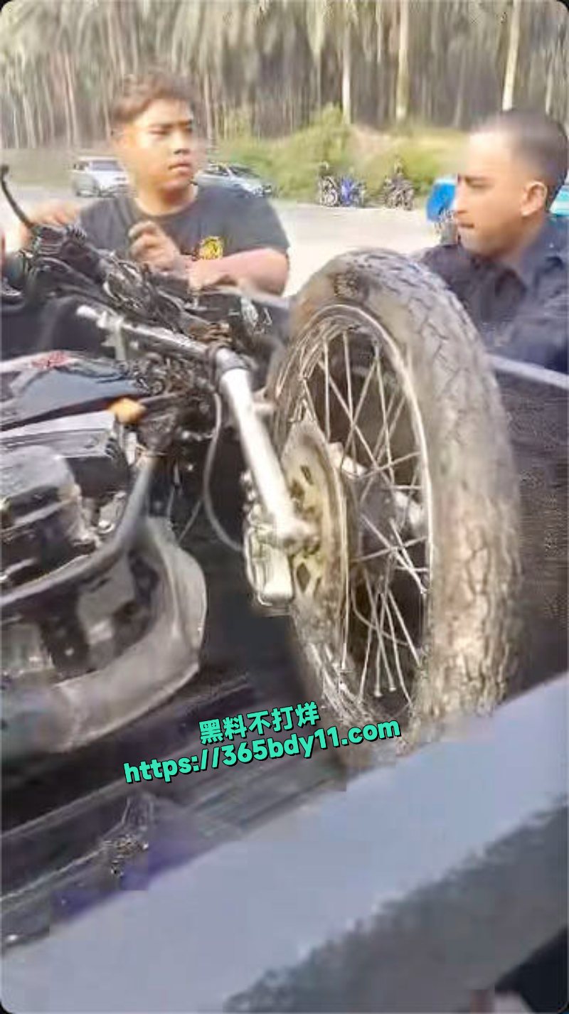 马来西亚扮超人飙速连环撞画面曝光6