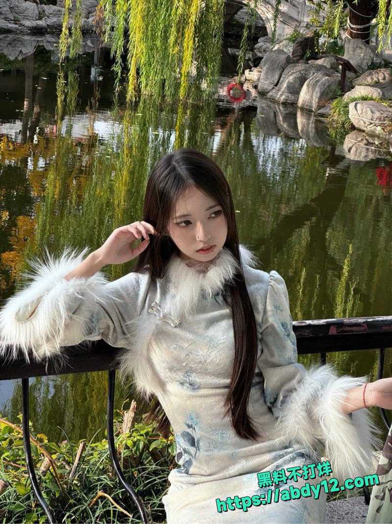 山东医专赵雅梦反差母狗视频3