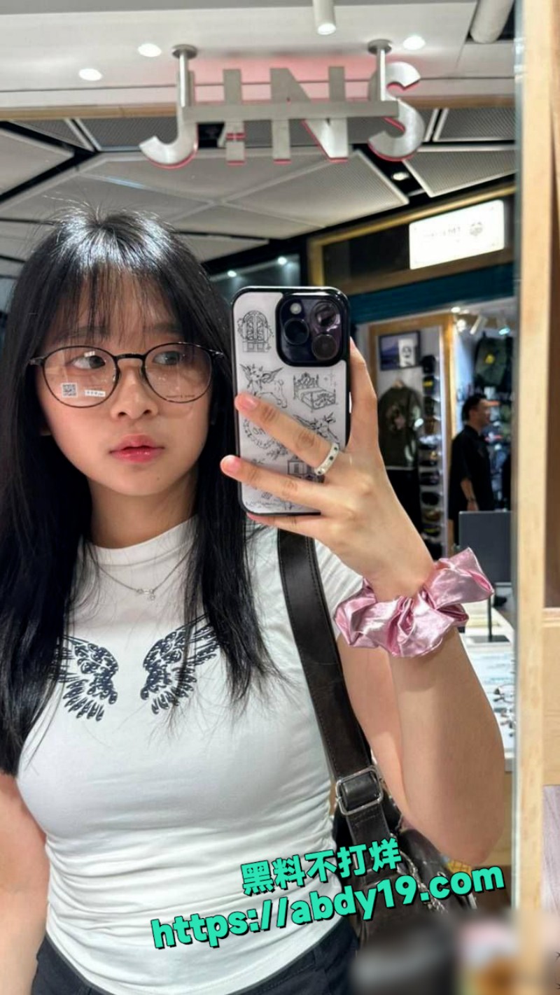 香港学生妹朱双双不雅视频流出 10