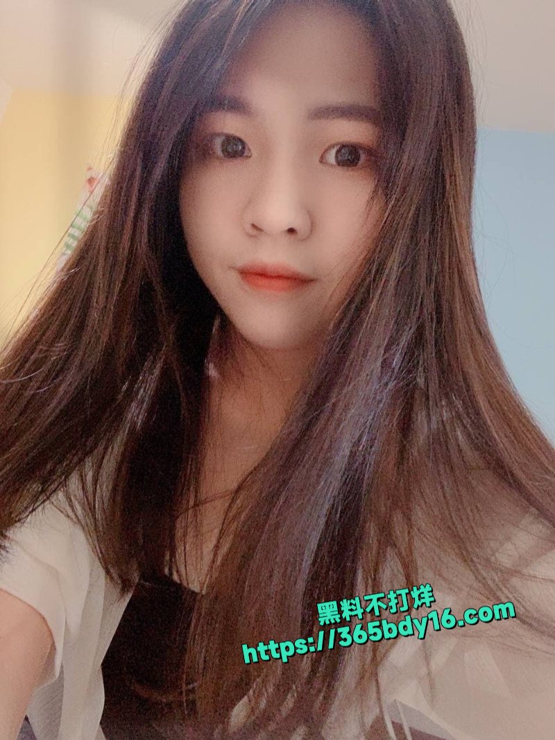 巨乳少女表面清纯学霸私下是哥哥专属的小母狗1
