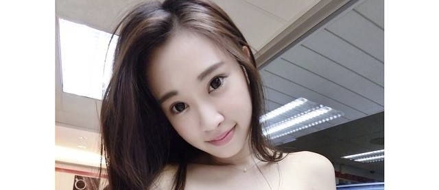 拜金反差大学生美女冠冠 与四眼富二代开房啪啪啪真实露脸自拍