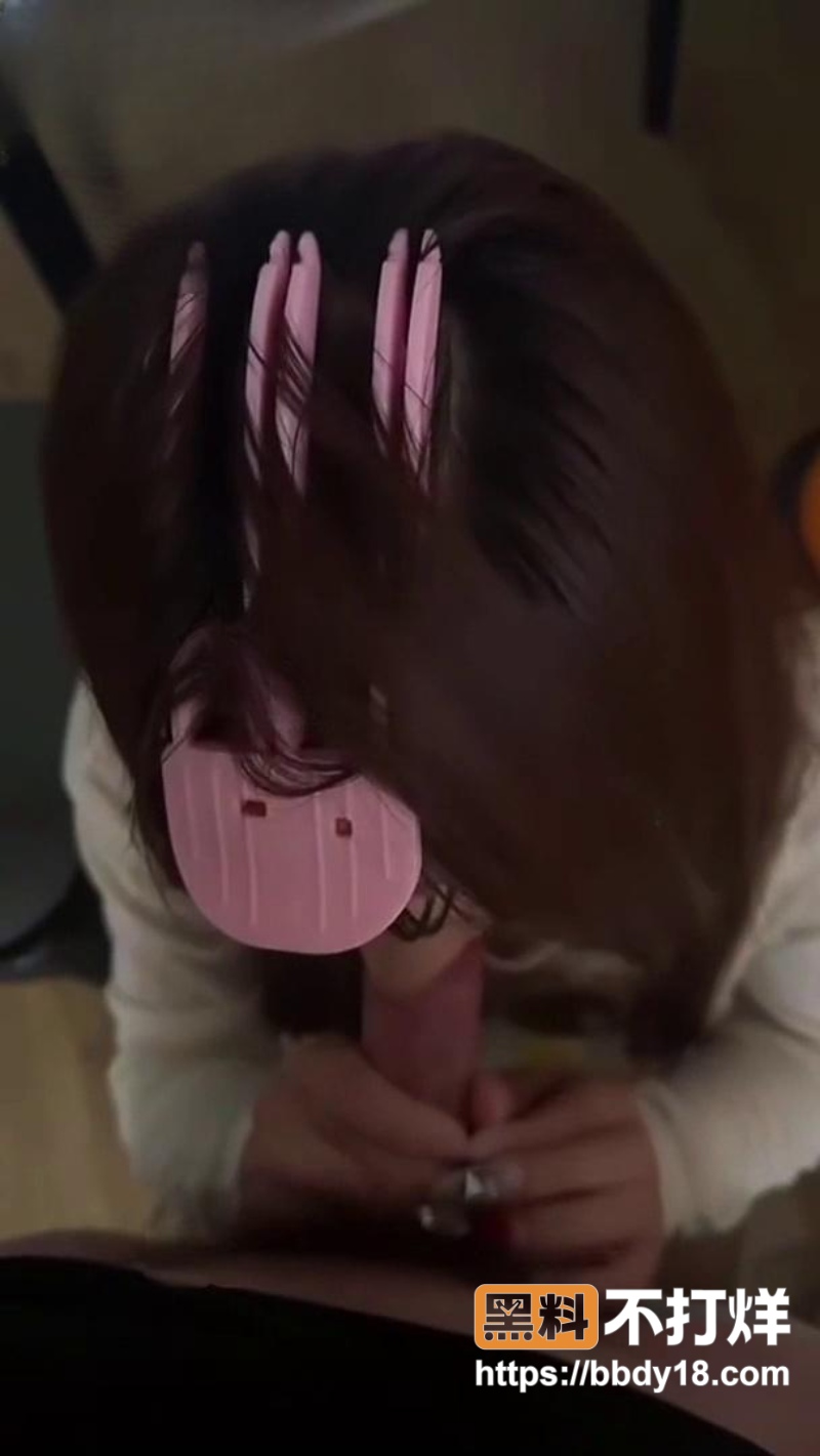 微胖白虎萌妹子求操1