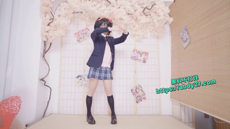 JK制服埋导演裸舞