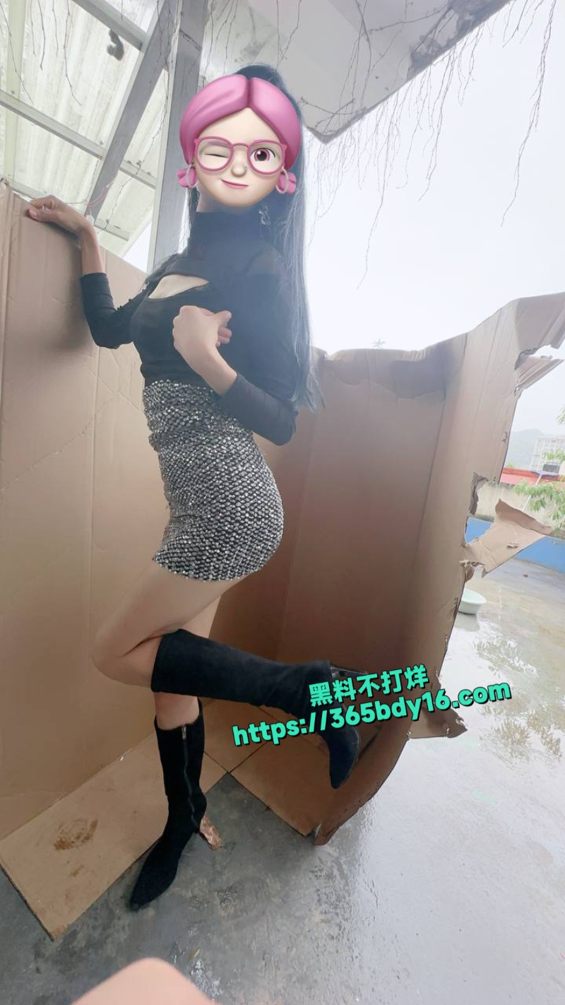 雨天花池边跟小姨子乱伦3