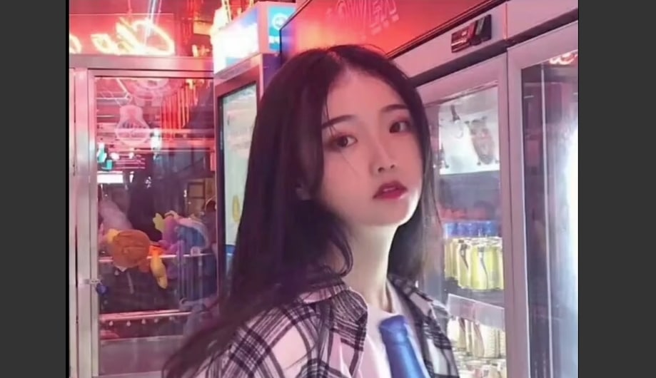 按摩给妹妹按哭了 她还踢了我一脚 又把我赶出房间 禁忌尴尬