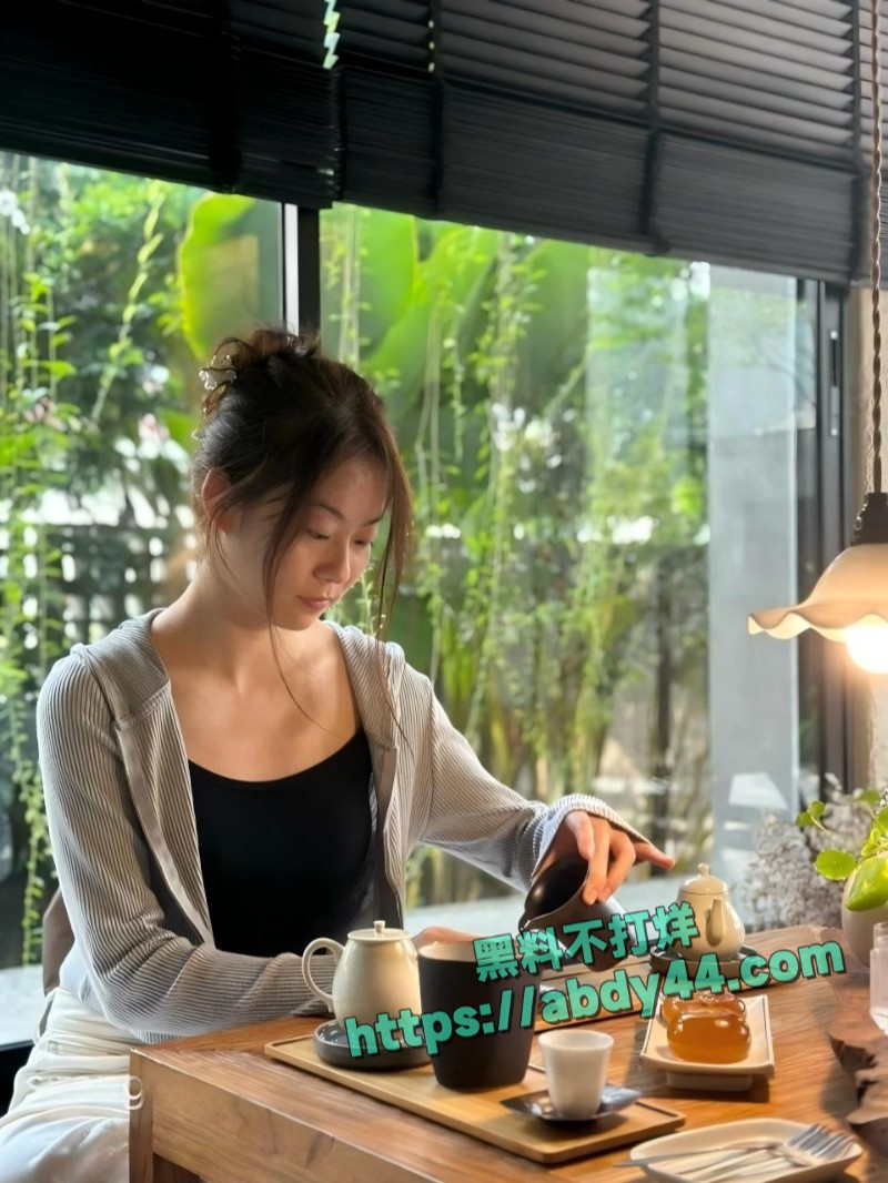 深圳第一深情约炮极品护士1