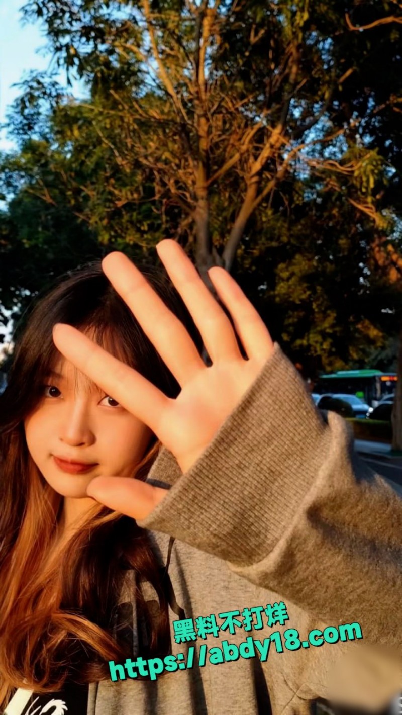 20岁学生妹露脸反差 8