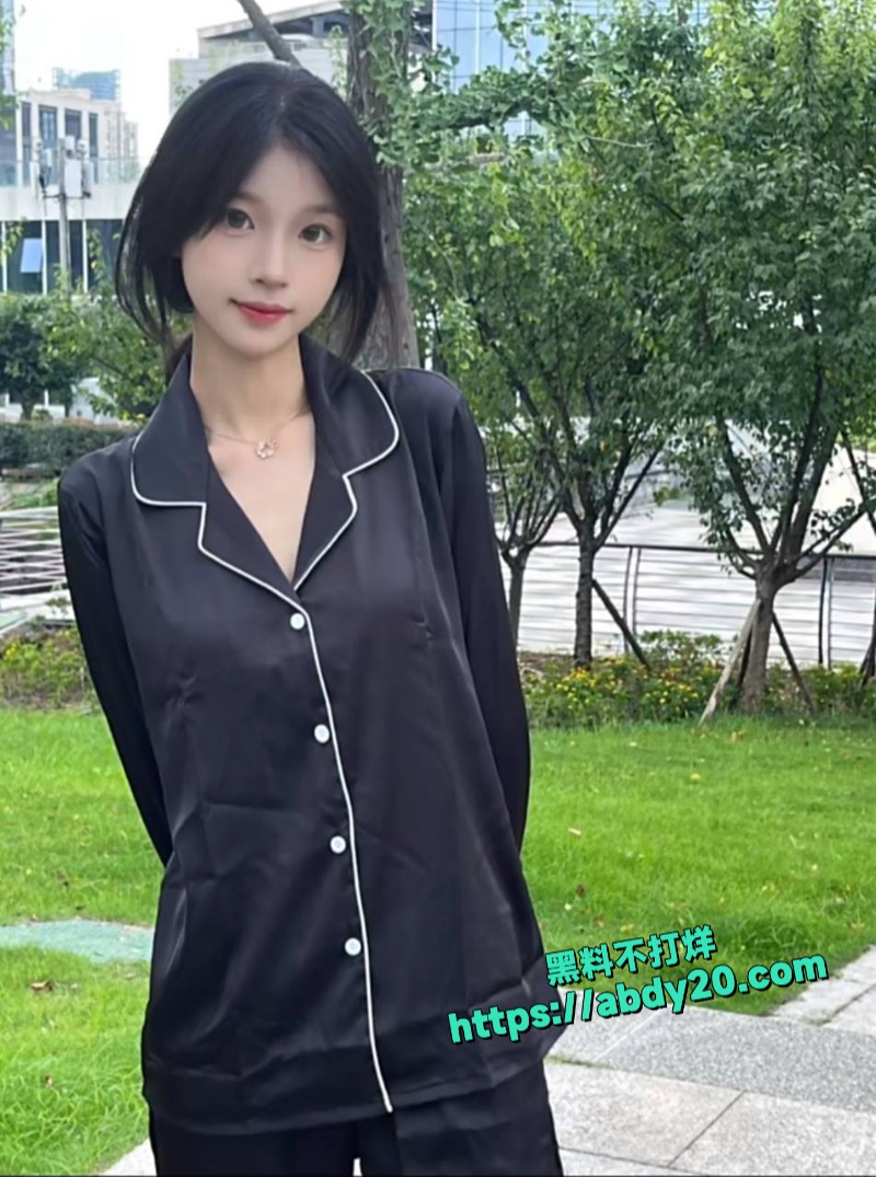 人瘦奶子大反差婊吧唧一口妗妗8