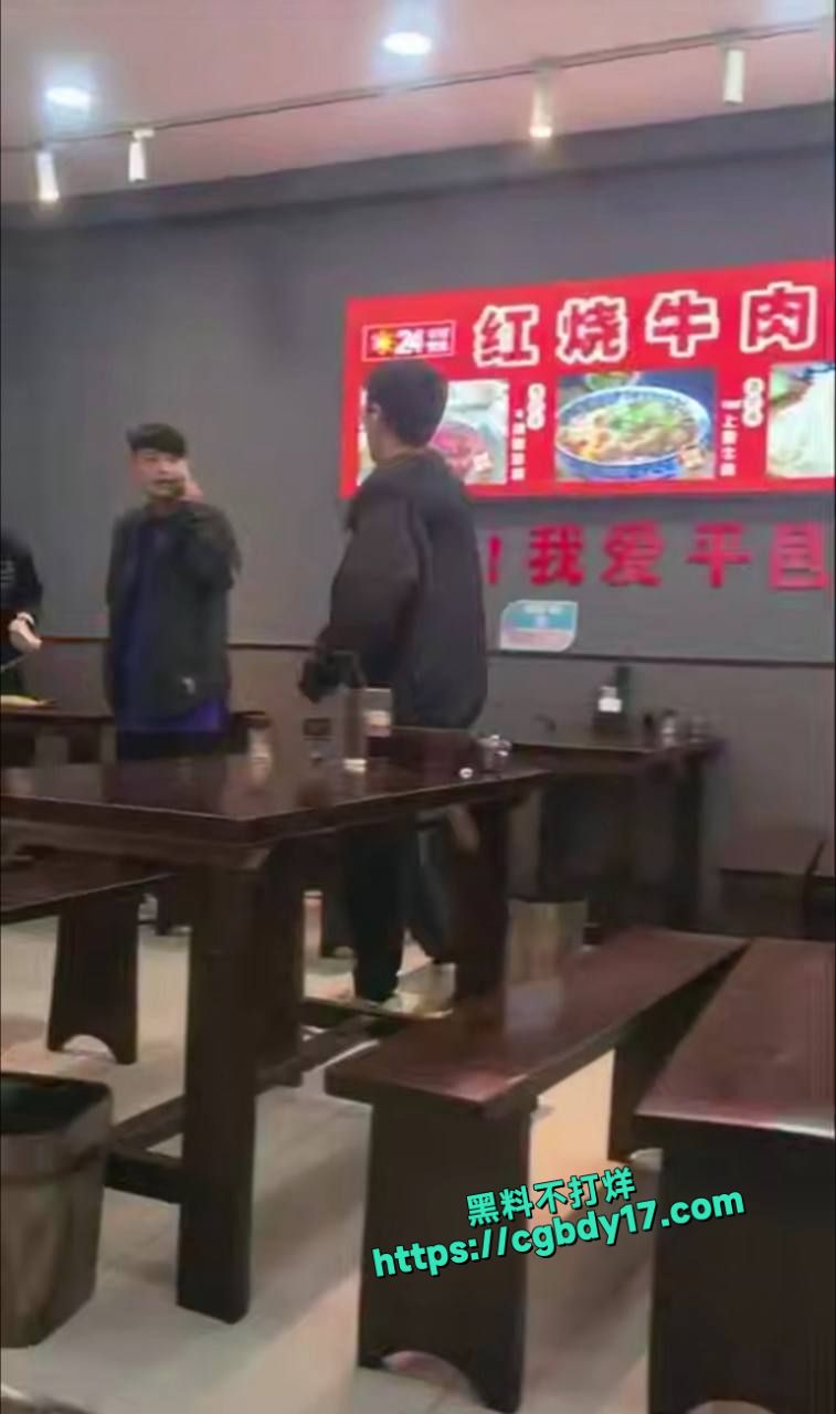山东临沂小伙子不知道怎么了2